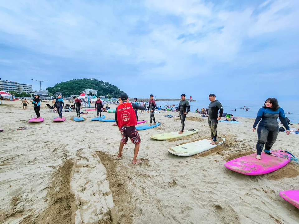 인구해변 모래사장 서핑 강습 장면 11